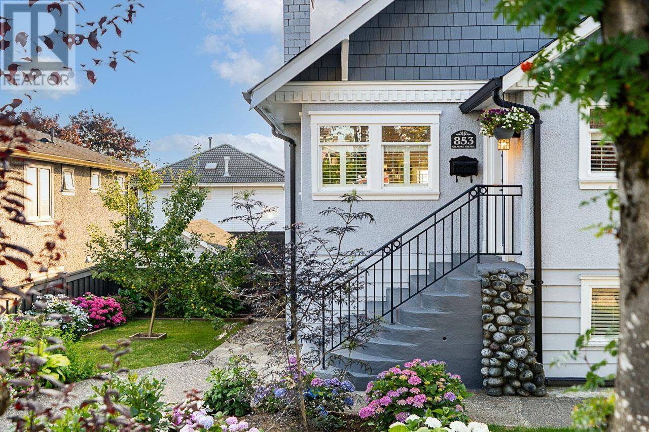 Burnaby, BC V5C4R9,853 GILMORE AVENUE