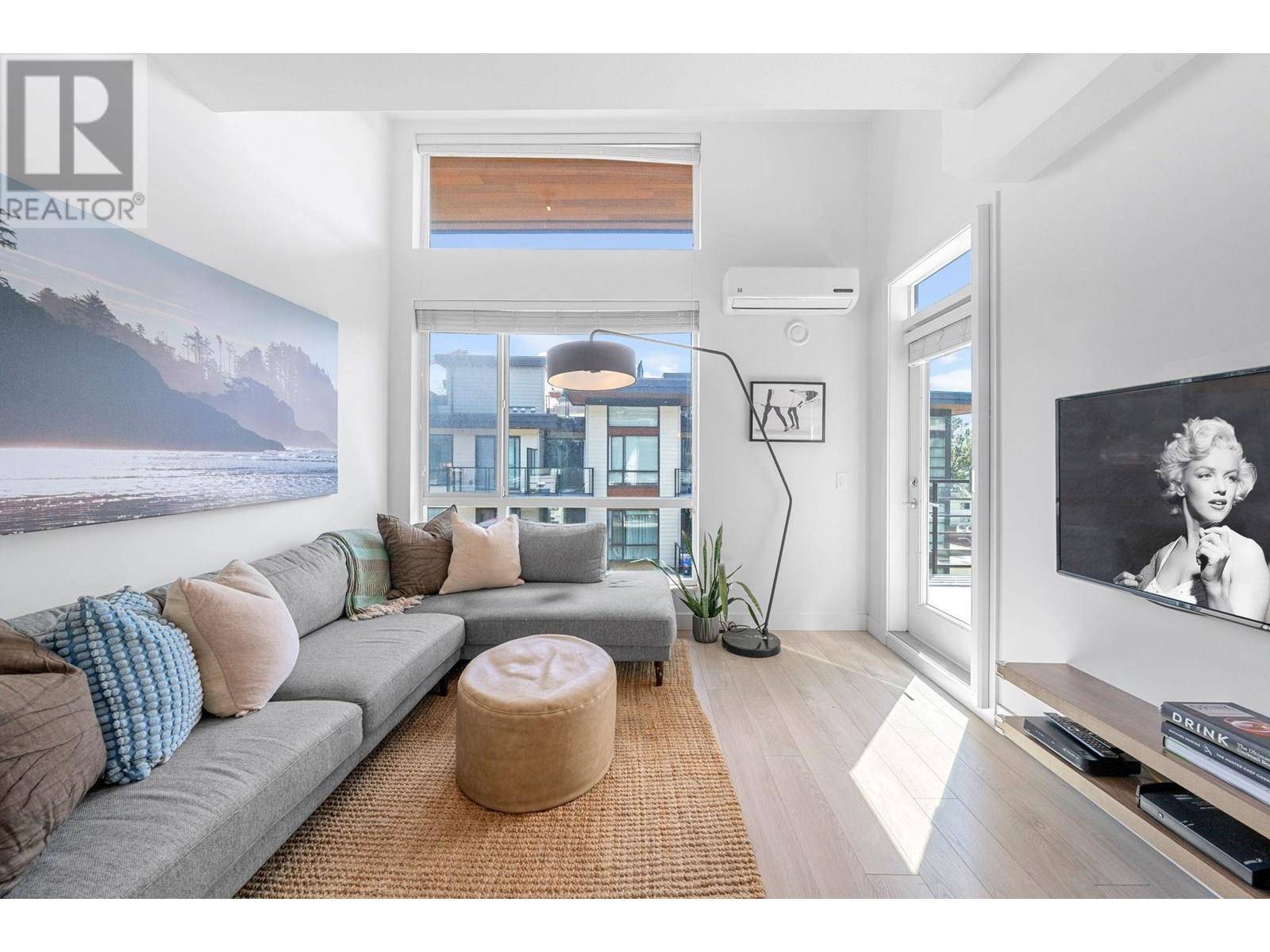 North Vancouver, BC V7M0E4,723 West 3 ST #620