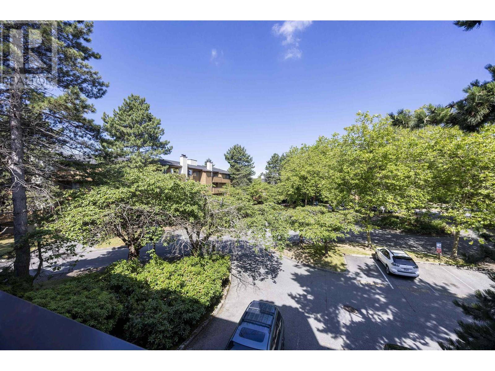 7297 MOFFATT RD #204, Richmond, BC V6Y1X9