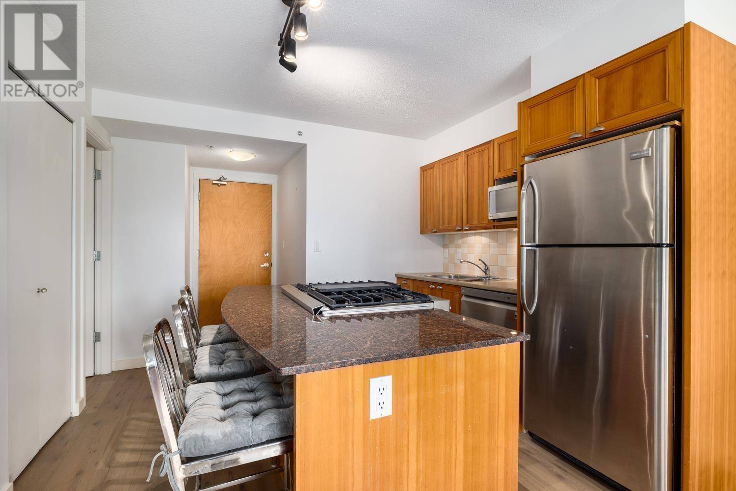 Vancouver, BC V6G3G9,1723 ALBERNI ST #803