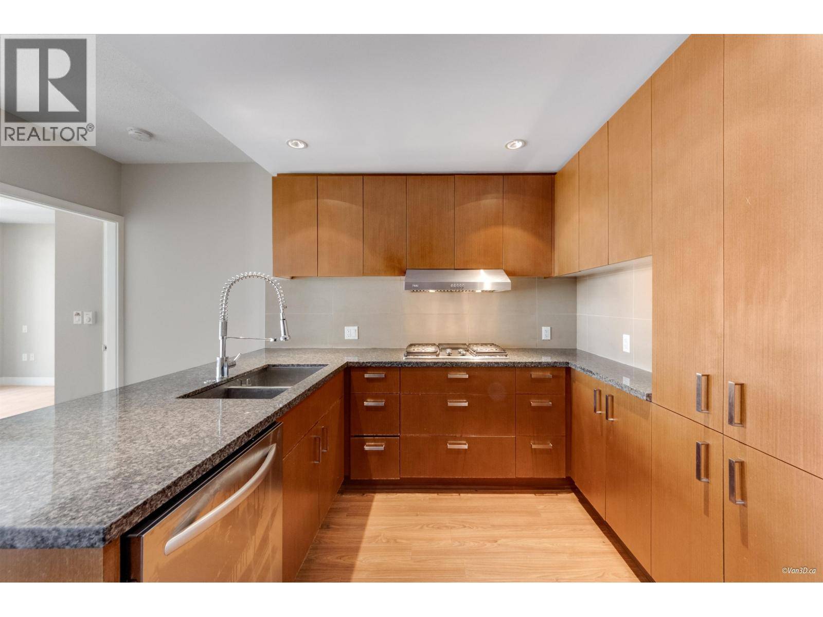 3008 GLEN DR #1709, Coquitlam, BC V3B0J5