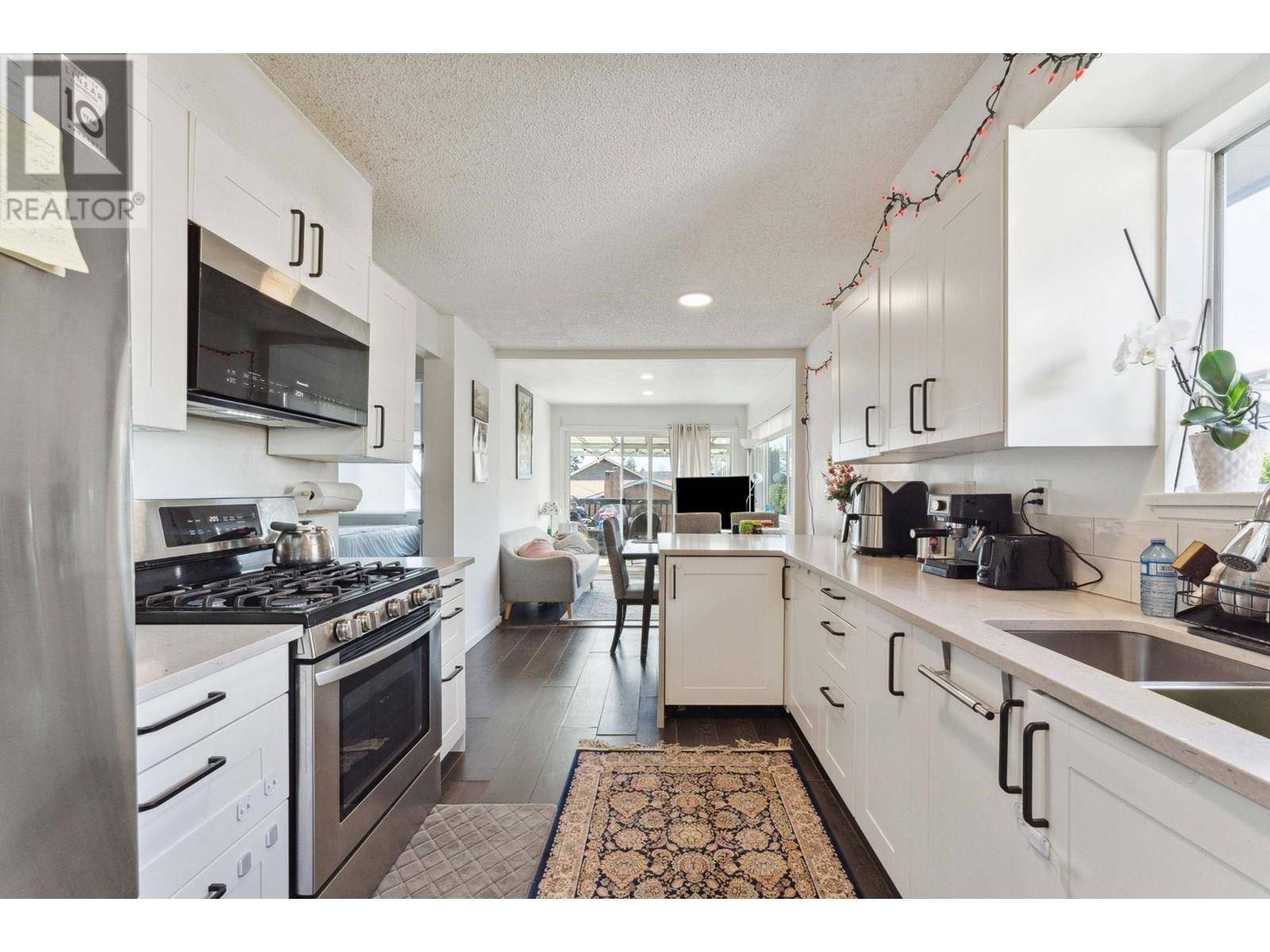 North Vancouver, BC V7M2T4,1949 MAHON AVENUE