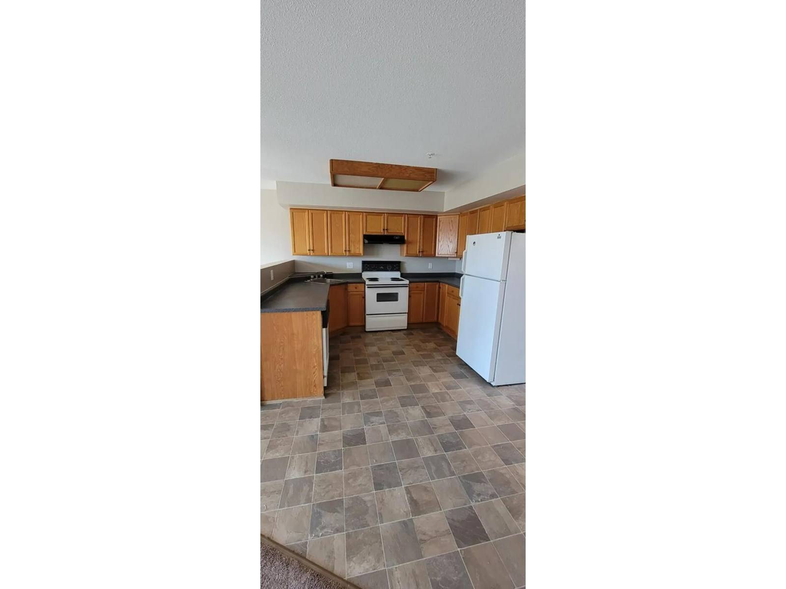 Langley, BC V4W3P8,27262 FRASER #202