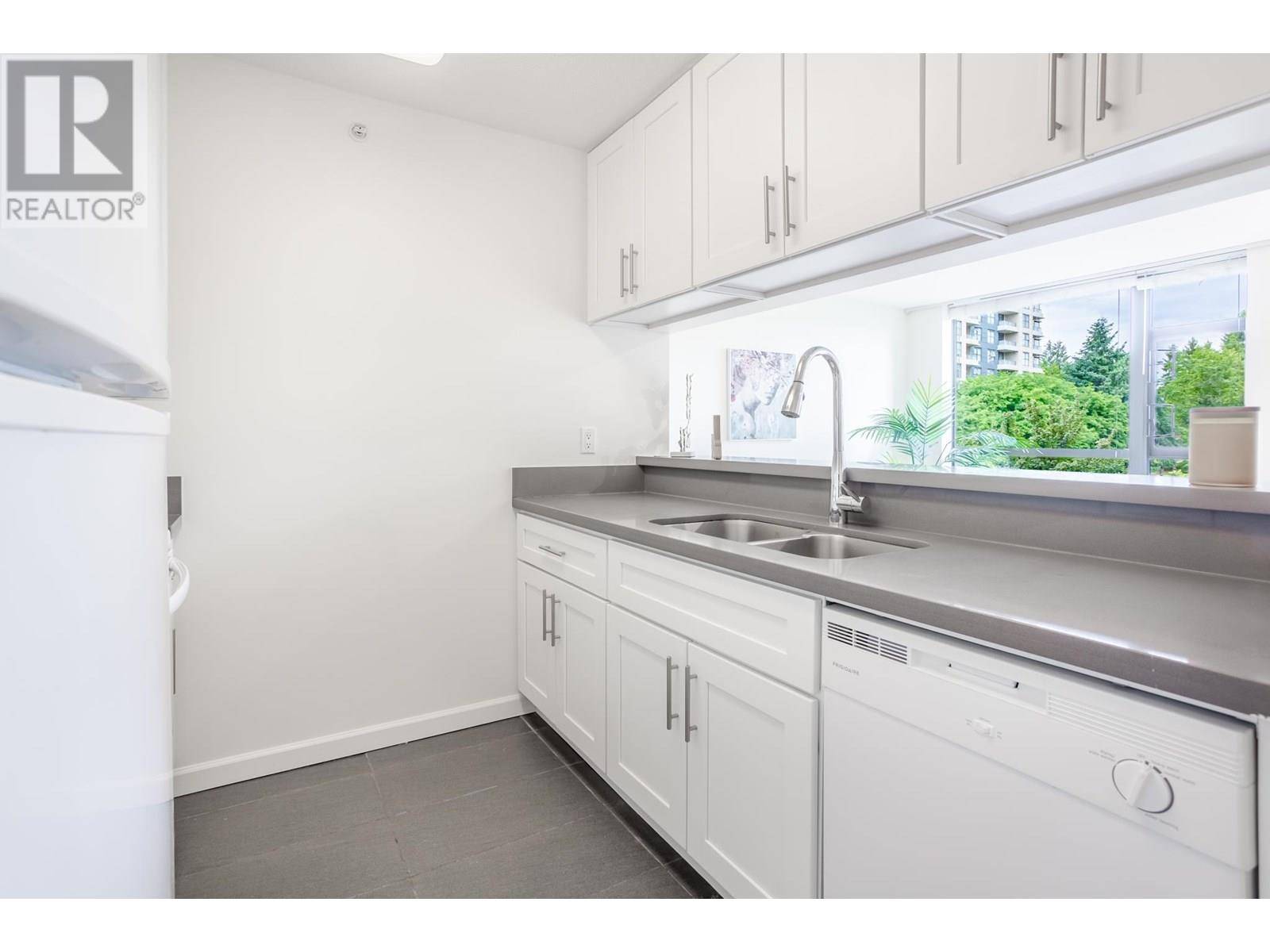 Vancouver, BC V5R6G9,3520 CROWLEY DR #408