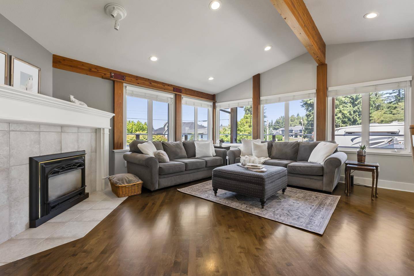 Langley, BC V3A7N6,5506 238 STREET