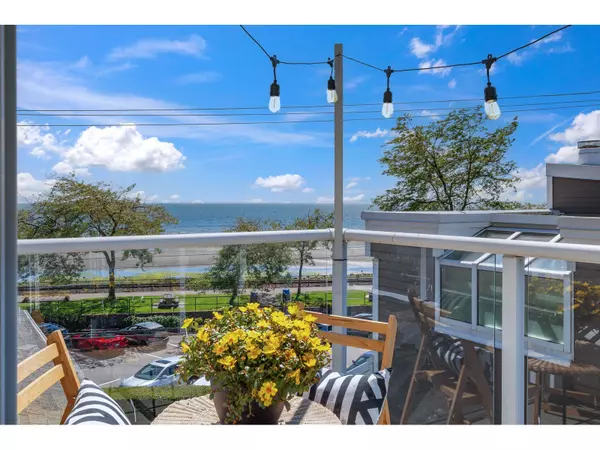 1107 ELM STREET, White Rock, BC V4B1C1