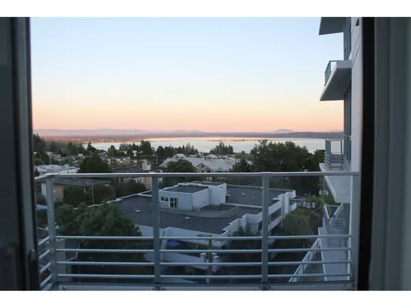 White Rock, BC V4B0C7,1342 JOHNSTON #702