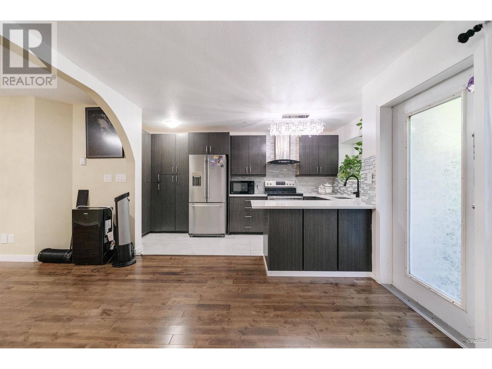 Pitt Meadows, BC V3Y2R4,12449 191 ST #38