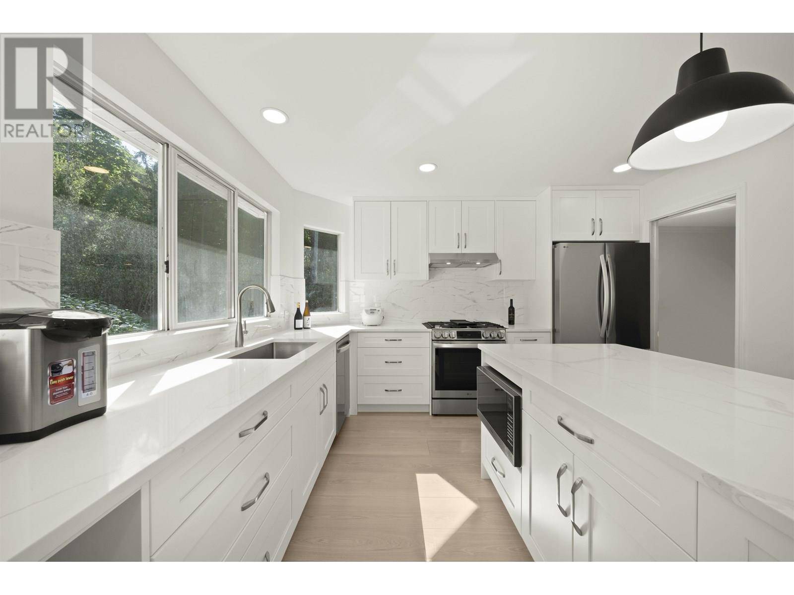 West Vancouver, BC V7W3E8,5399 WESTHAVEN WYND