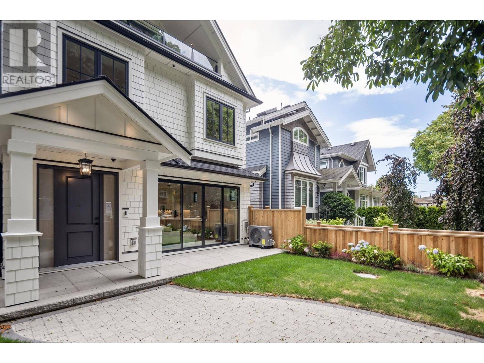 Vancouver, BC V5W1K2,250 East 39TH AVE #1