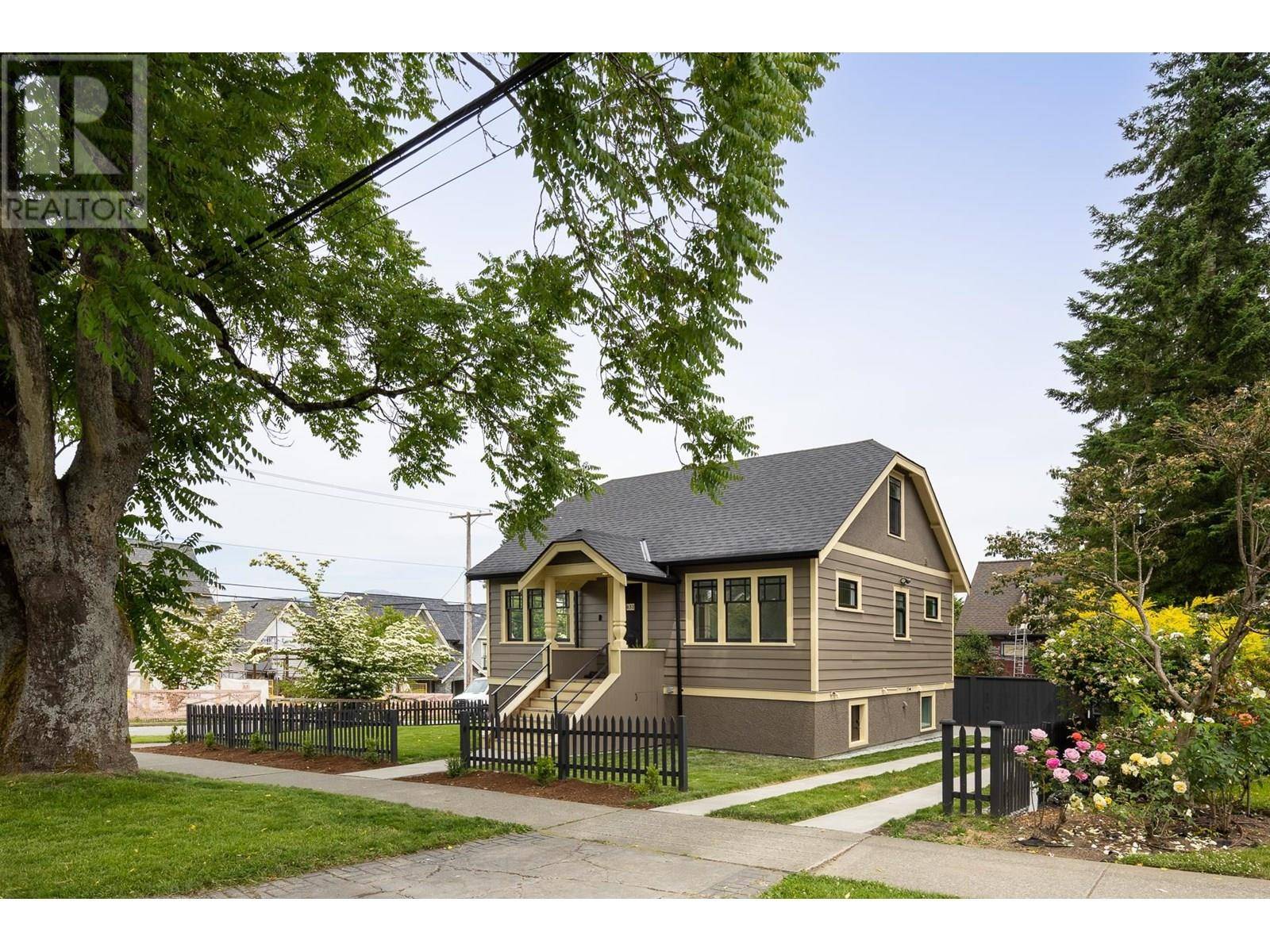 631 SECOND STREET, New Westminster, BC V3L2M6