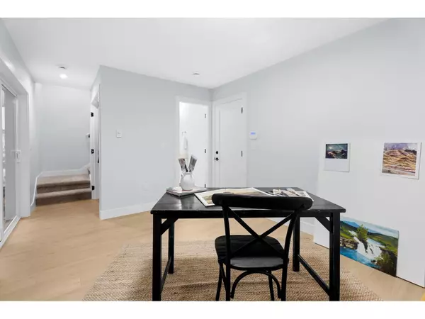 Surrey, BC V4N4J8,9688 182A #15
