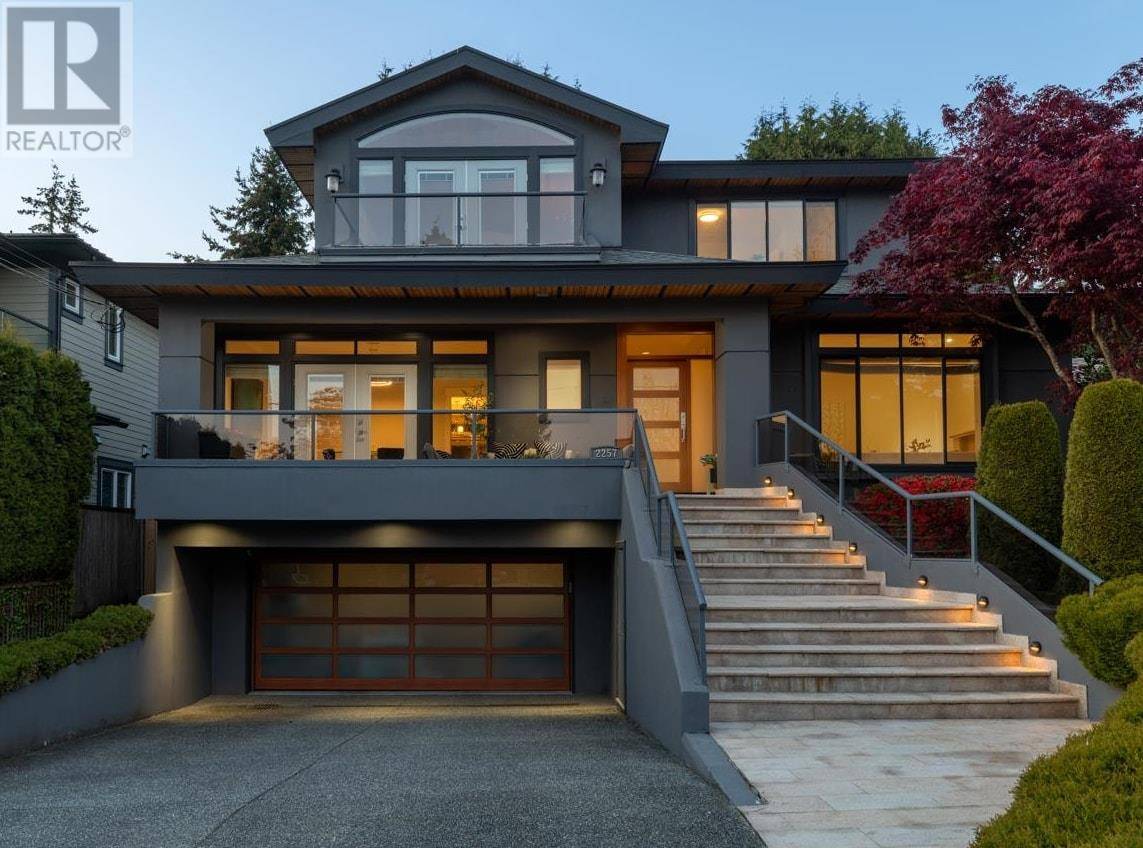 2257 FULTON AVENUE, West Vancouver, BC V7V1T7