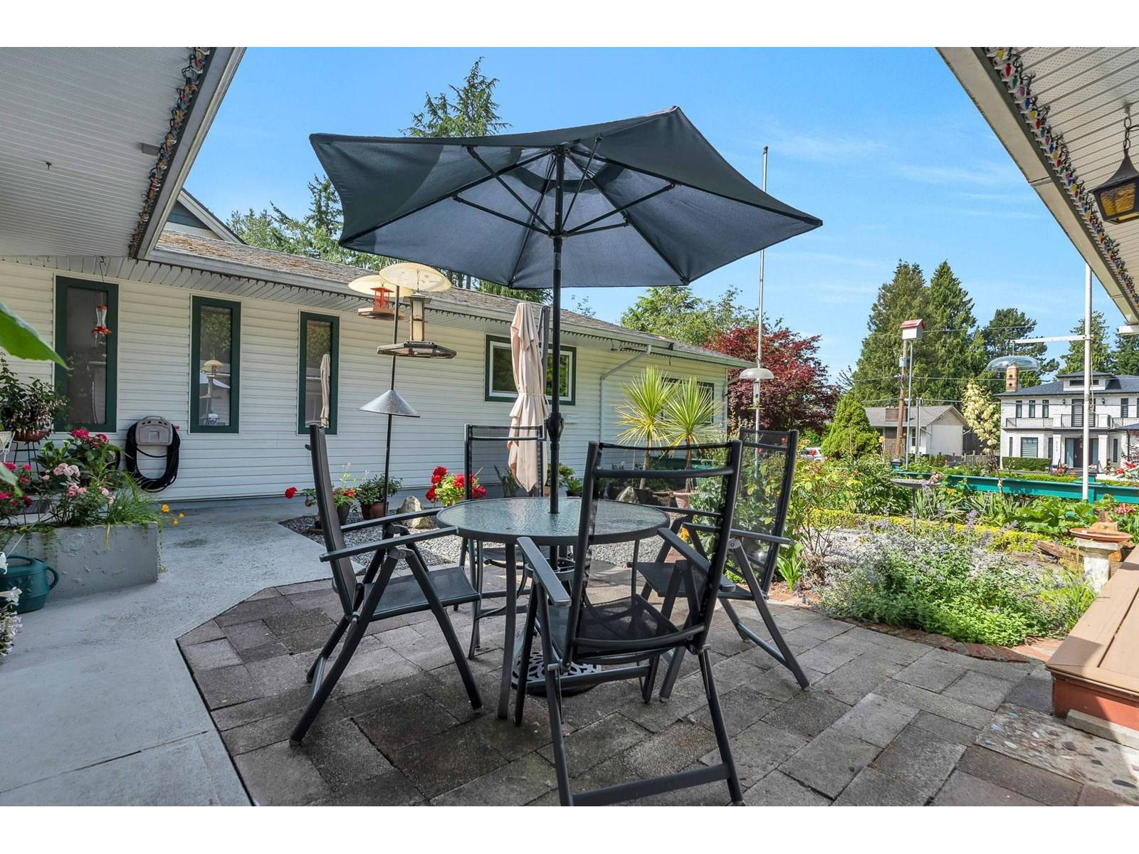 White Rock, BC V4A3S9,2184 127A STREET