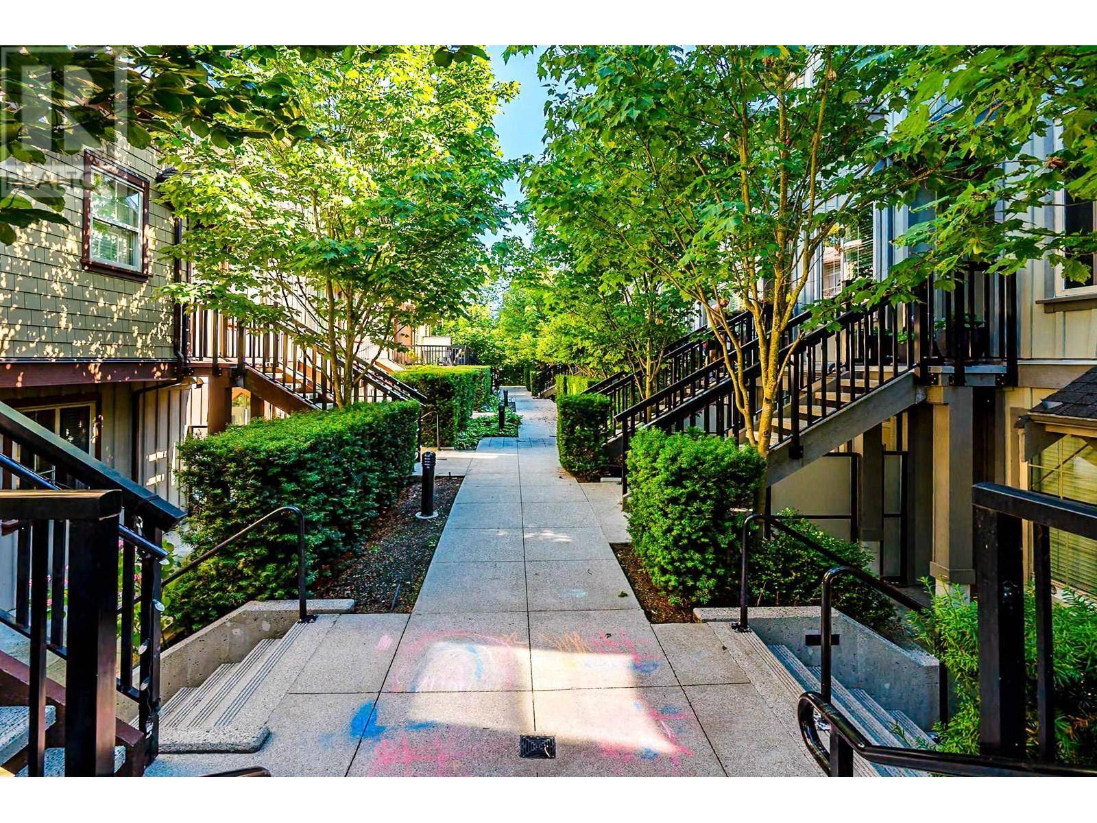 Vancouver, BC V7H0B8,433 SEYMOUR RIVER PL #41