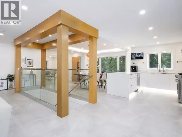 North Vancouver, BC V7R4J6,4283 CAPILANO ROAD