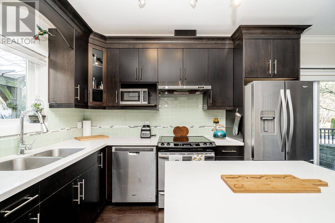Port Coquitlam, BC V3B3R2,3488 SEFTON ST #104
