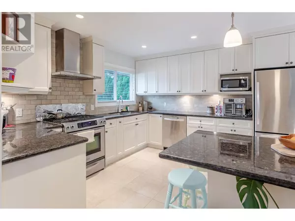 Burnaby, BC V5J2A7,4628 RUMBLE STREET