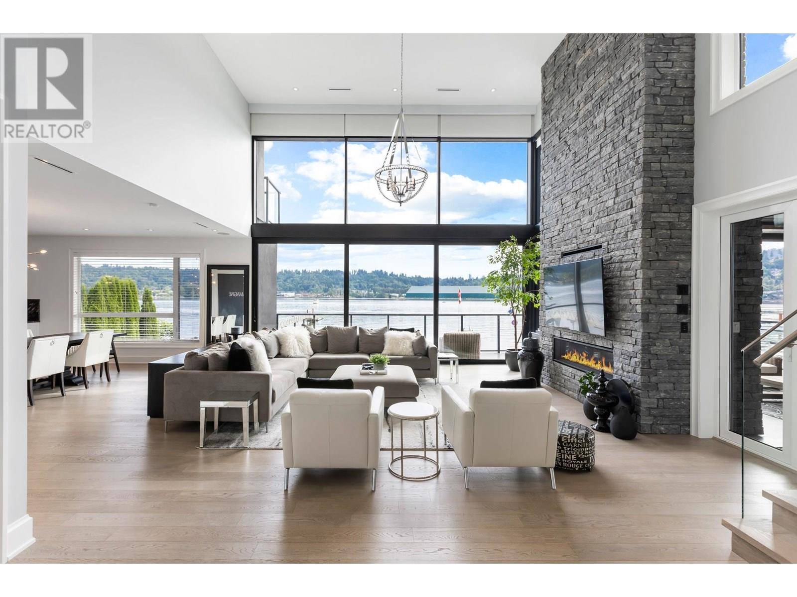 Port Moody, BC V3H3A5,748 ALDERSIDE ROAD