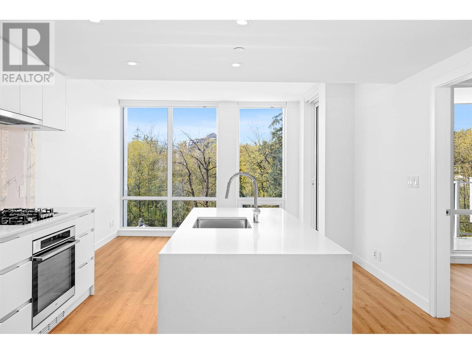 1500 FERN ST #618, North Vancouver, BC V7J0E6
