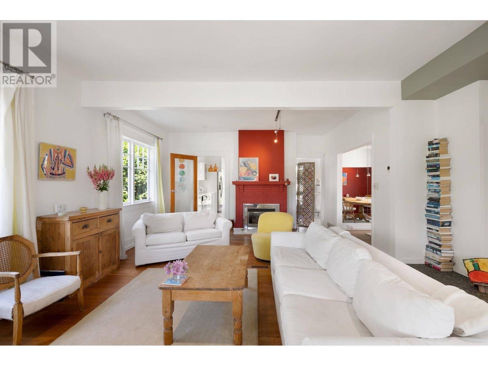 West Vancouver, BC V7V2H9,2433 MATHERS AVENUE