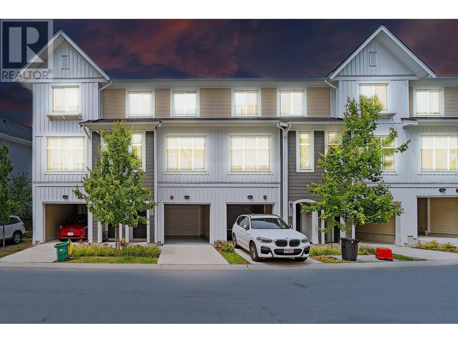 Maple Ridge, BC V2X9H8,11280 PAZARENA PL #1034
