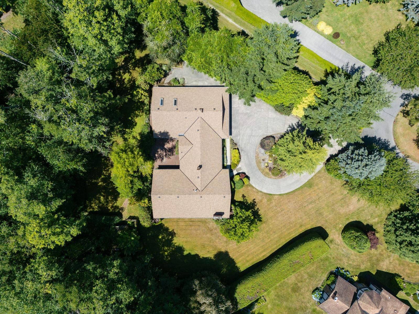 Surrey, BC V4P1R7,14324 25 AVENUE
