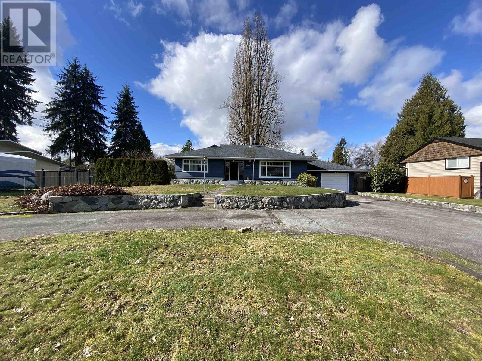 Basement Suite 12085 YORK STREET, Maple Ridge, BC V2X5S1