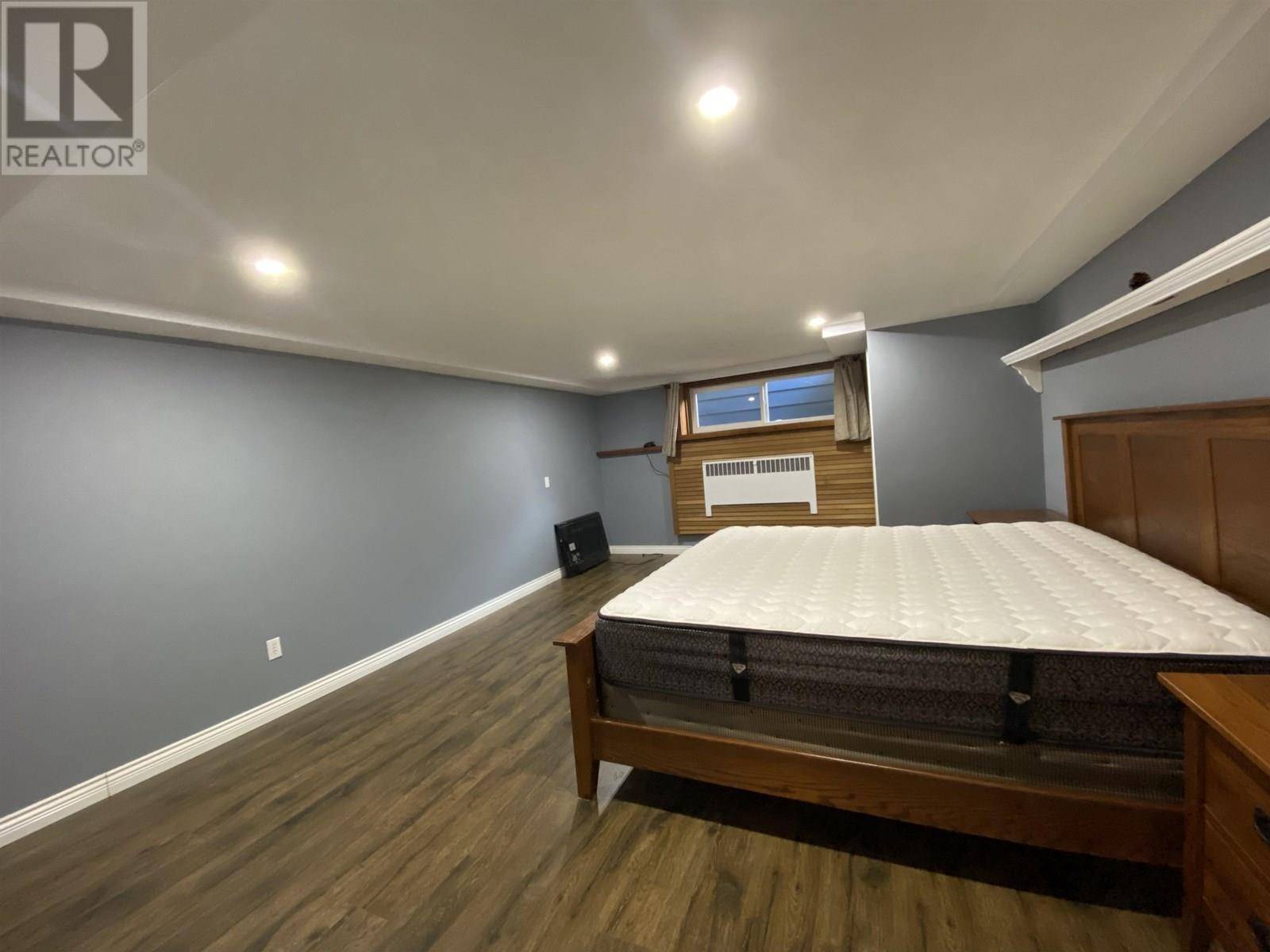 Maple Ridge, BC V2X5S1,Basement Suite 12085 YORK STREET