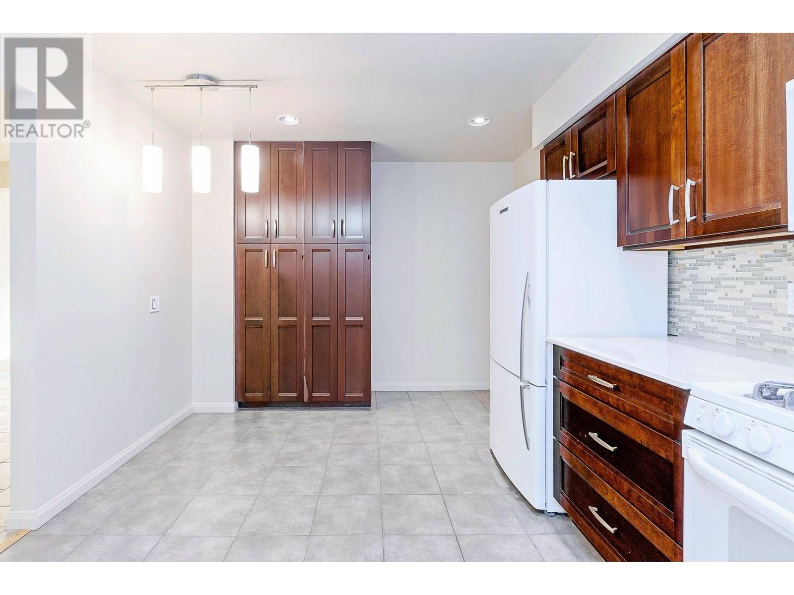 Maple Ridge, BC V2X4Z9,11542 WOOD STREET