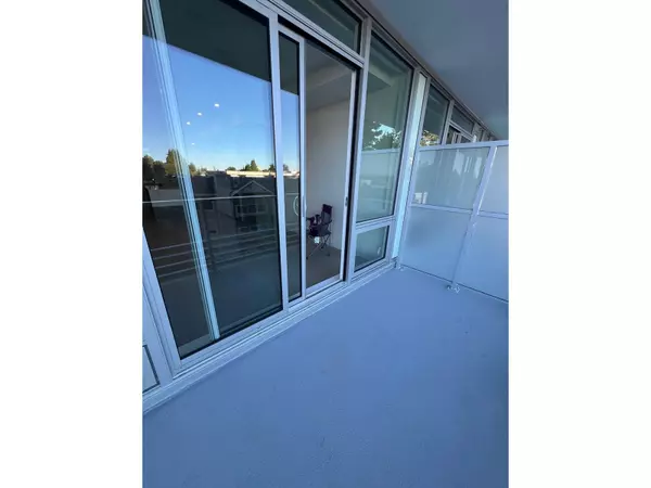 White Rock, BC V0V0V0,1342 JOHNSTON #406