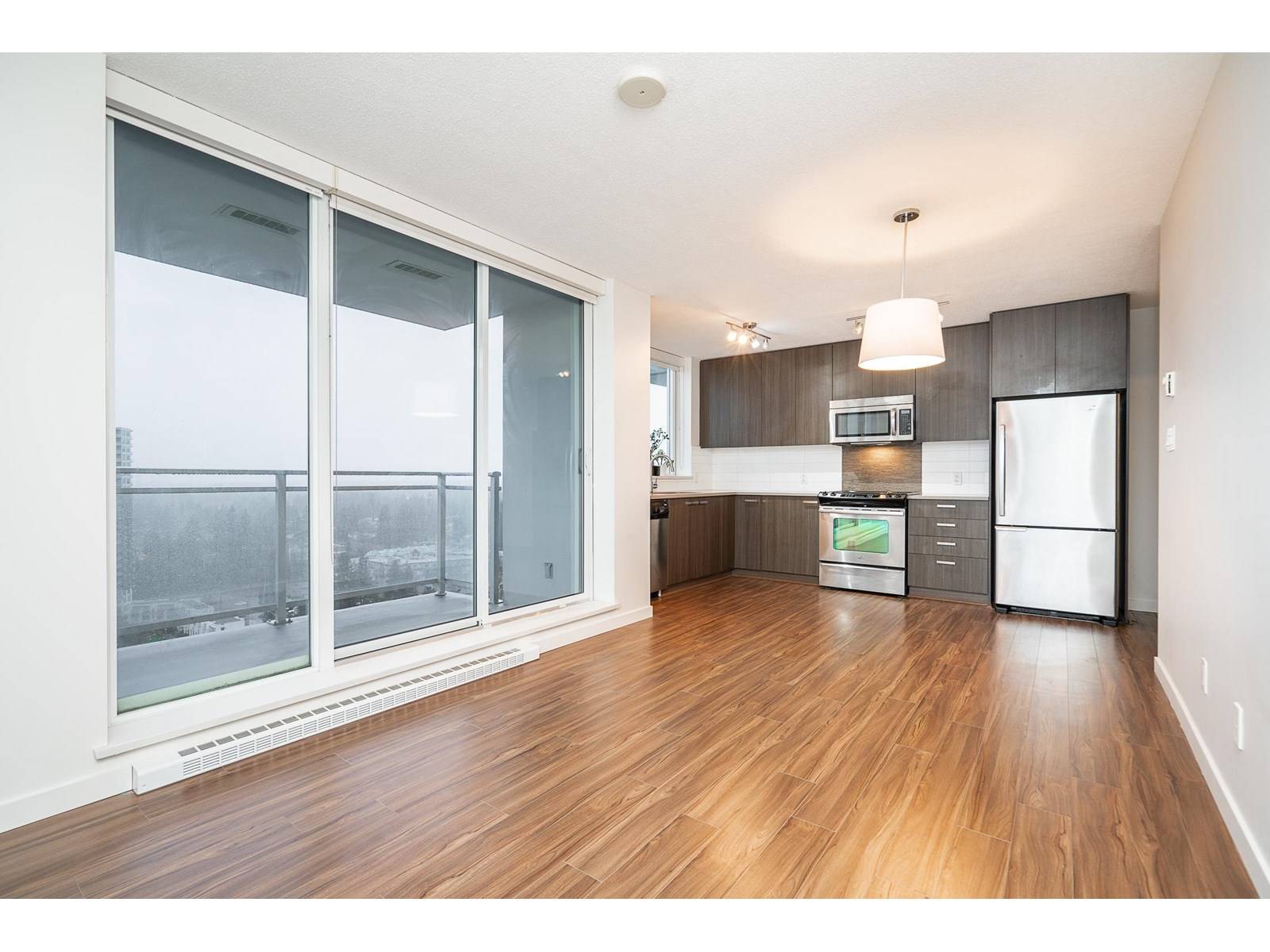 Surrey, BC V3T0J5,13325 102A #2709