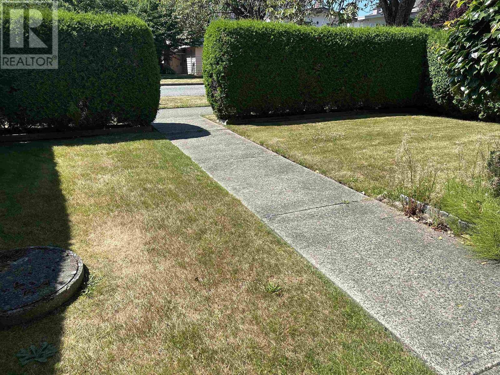Vancouver, BC V6P3X8,8288 SHAUGHNESSY STREET