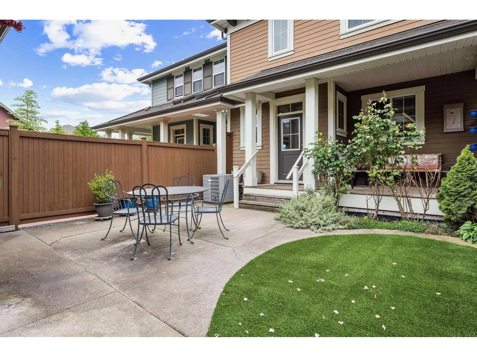 Chilliwack, BC V2R0S2,5627 SAPPERS WAY|Garrison Crossing