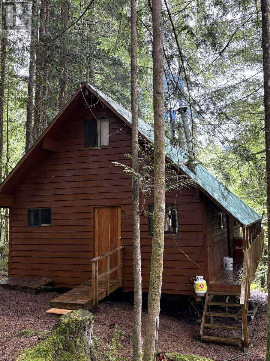 6164 GARIBALDI PARK ROAD, Squamish, BC V0N1T0