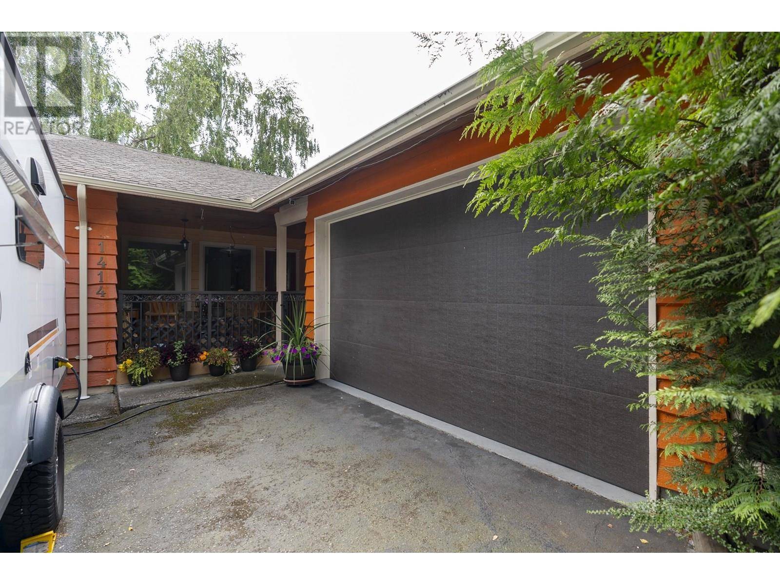 Delta, BC V4M3E6,1414 53A STREET