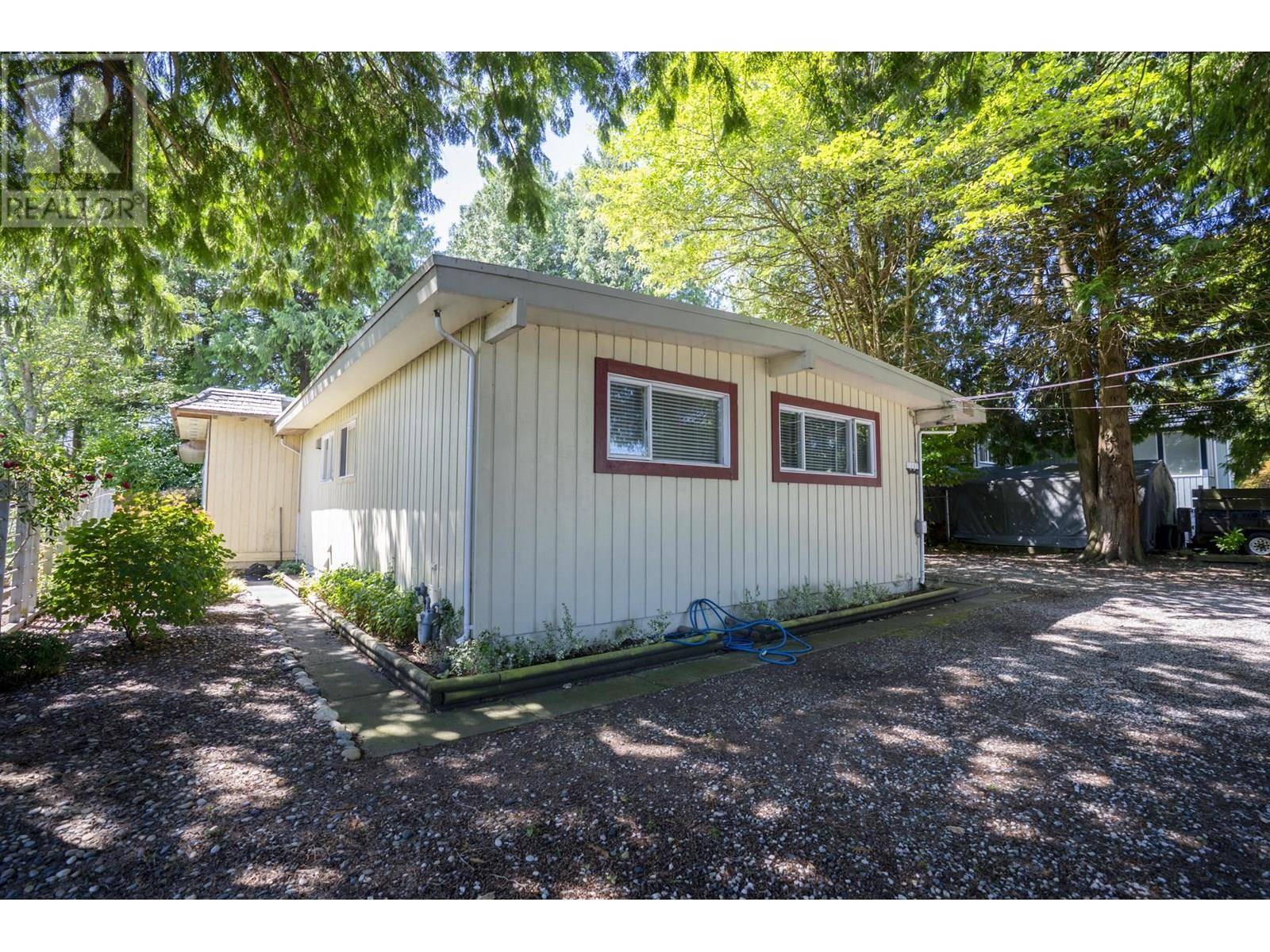 Delta, BC V4M2H6,5440 16 AVENUE
