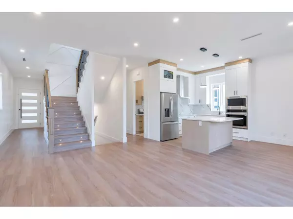 Delta, BC V4C2V7,11733 85A AVENUE