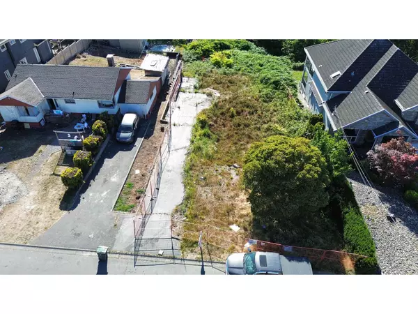 Surrey, BC V3T3G1,10927 128A STREET