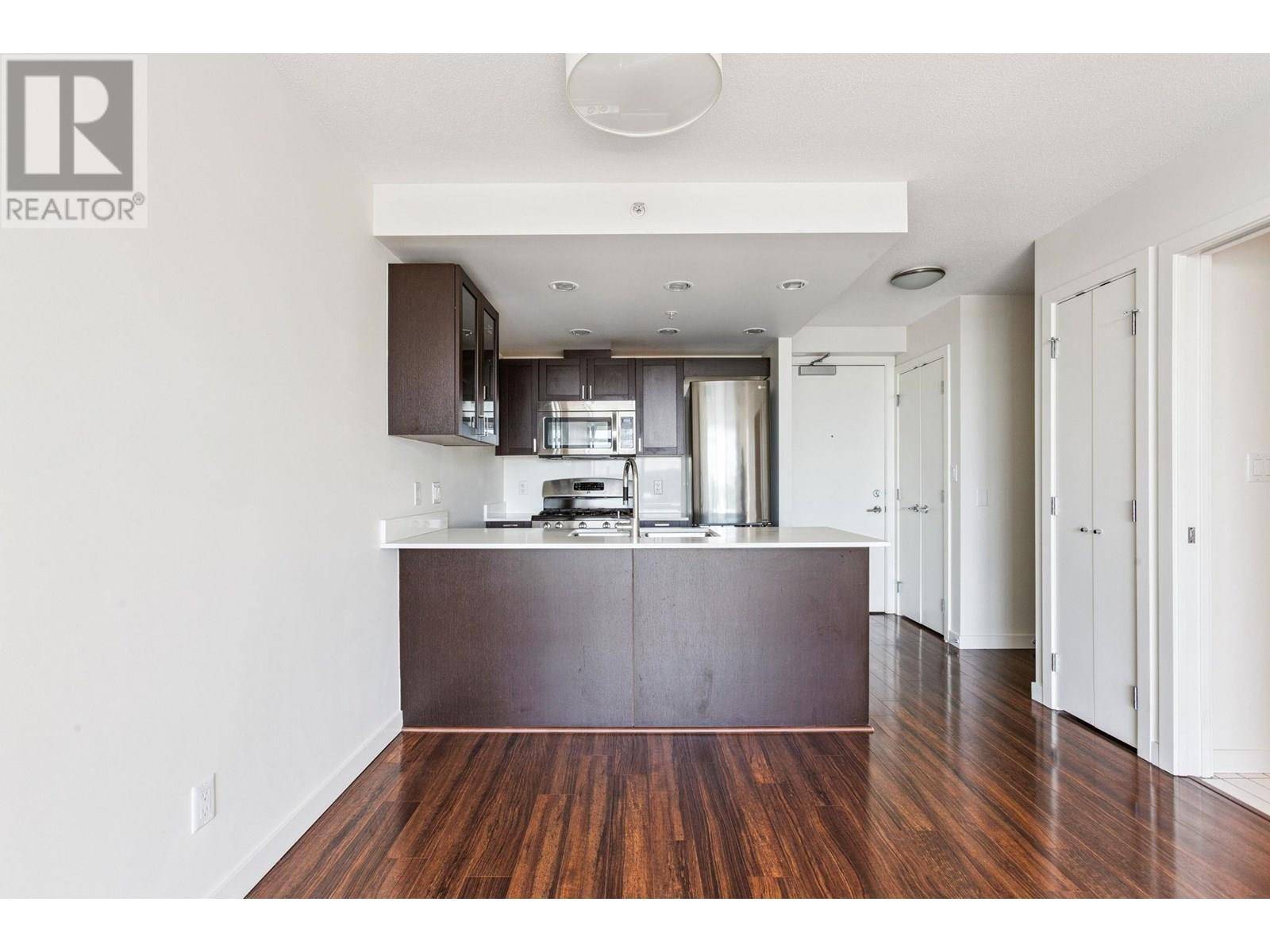 Vancouver, BC V5R0B2,4815 ELDORADO Mews #1205