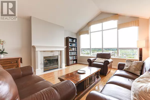 Delta, BC V4M2E7,5500 13A AVE #402