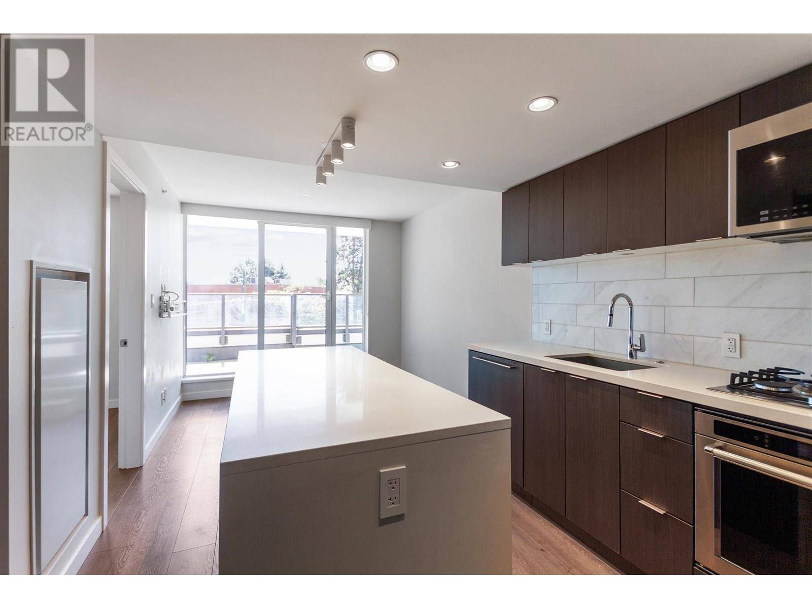Vancouver, BC V6P0G7,8238 LORD ST #208