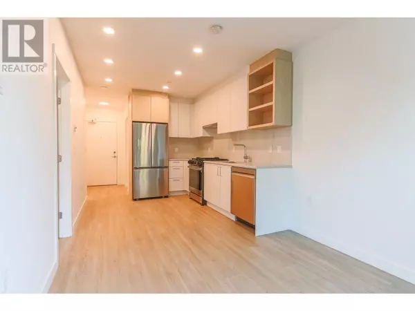 Coquitlam, BC V3J3M6,723 GROVER AVE #102