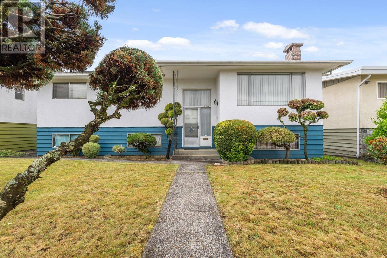 6595 ST CHARLES PLACE, Burnaby, BC V5H3W1