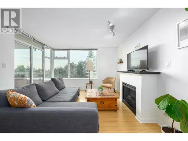 Burnaby, BC V5A4X7,9288 UNIVERSITY CRES #207