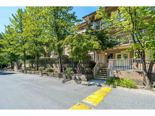 Surrey, BC V3R0T1,14980 101A #302