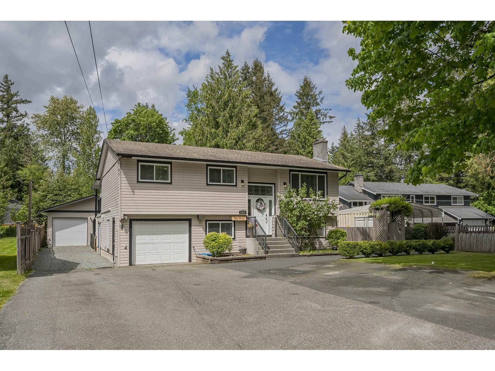 25035 10 AVENUE, Langley, BC V4W2S7