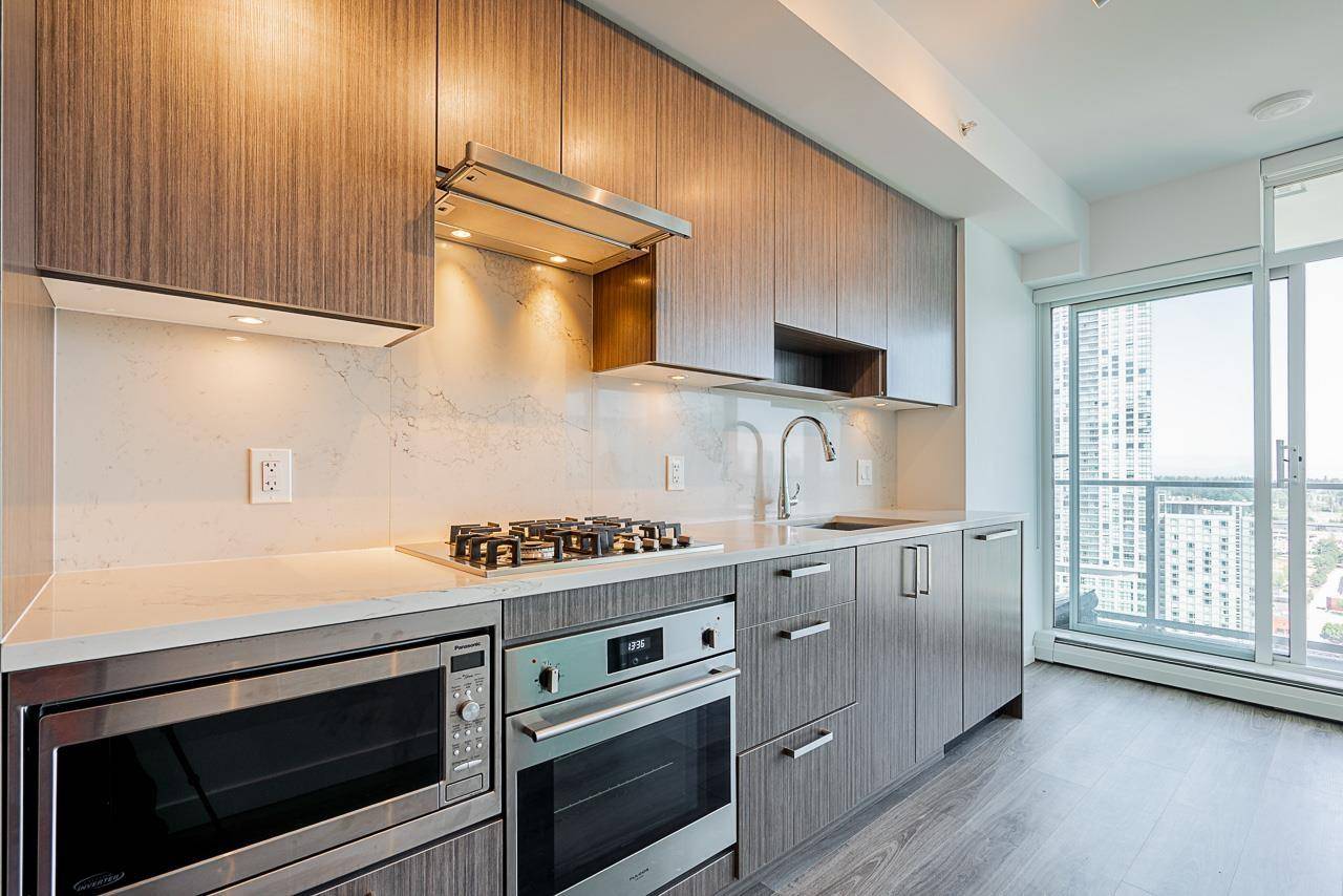 13350 CENTRAL #2606, Surrey, BC V3T0S1