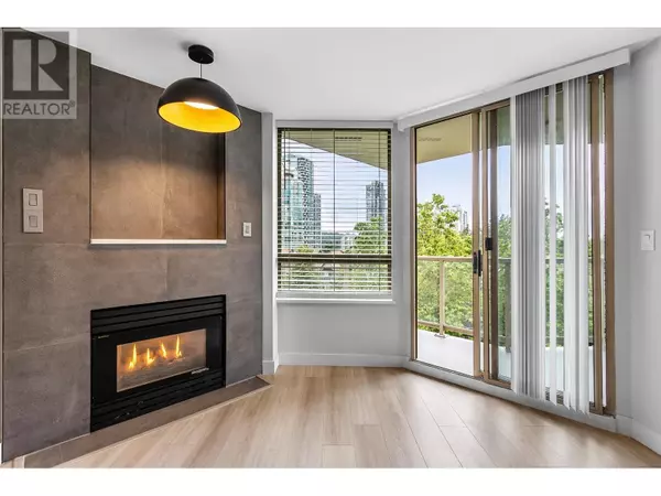 Coquitlam, BC V3B7W7,1199 EASTWOOD ST #707