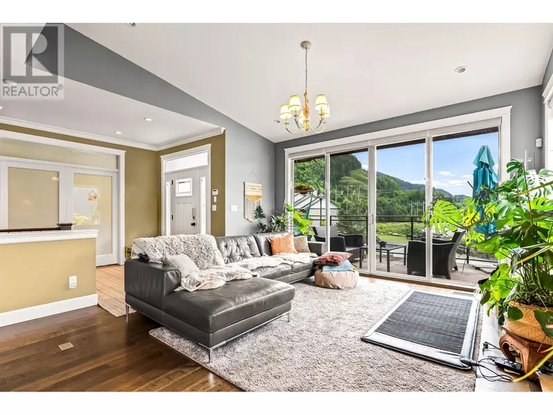 915 THISTLE PLACE, Britannia Beach, BC V0N1J0